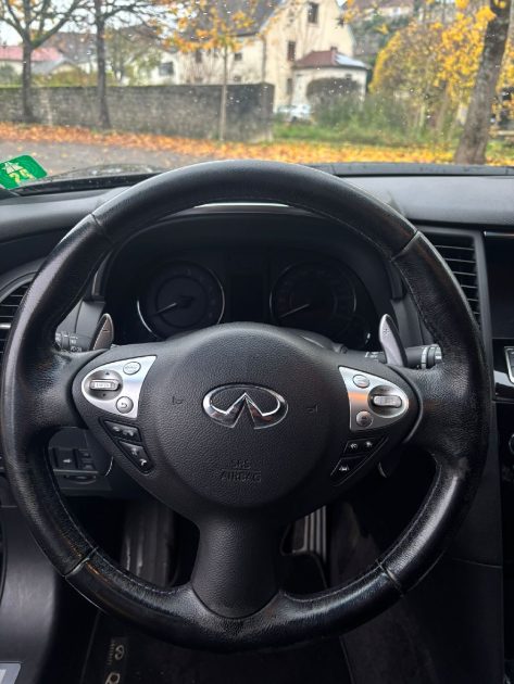 INFINITI QX70 2016