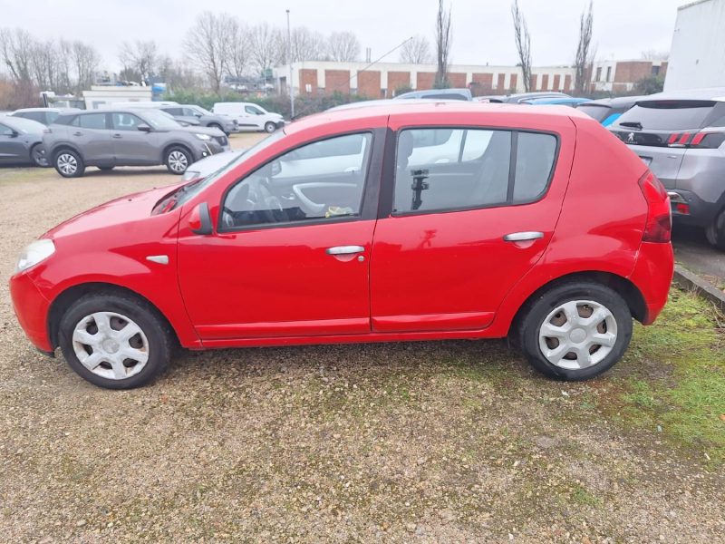 DACIA SANDERO 2010