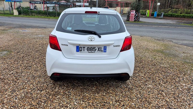 TOYOTA YARIS 2015