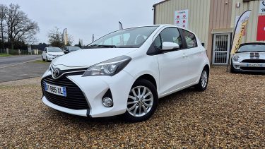 TOYOTA YARIS 2015