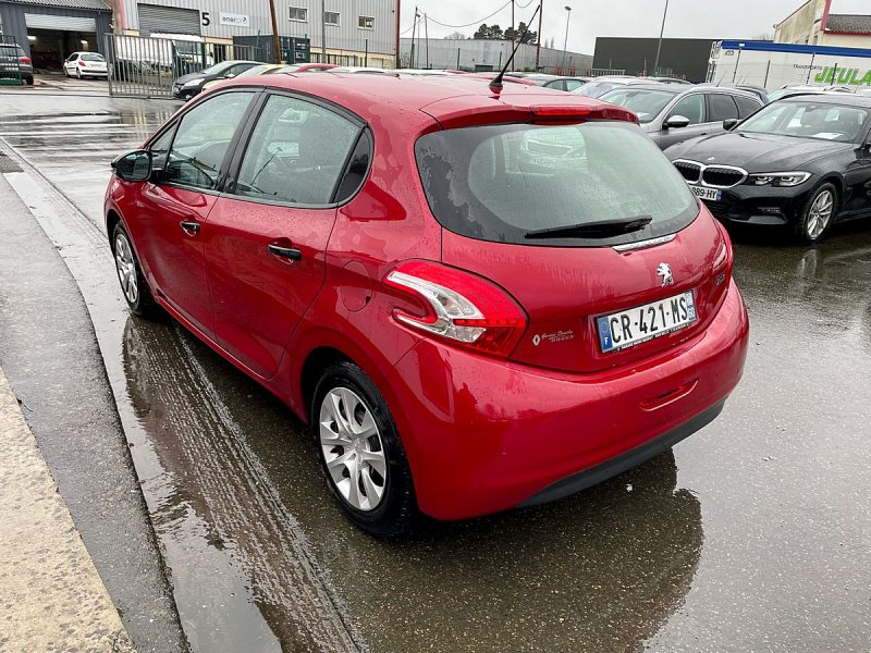 PEUGEOT 208 2013