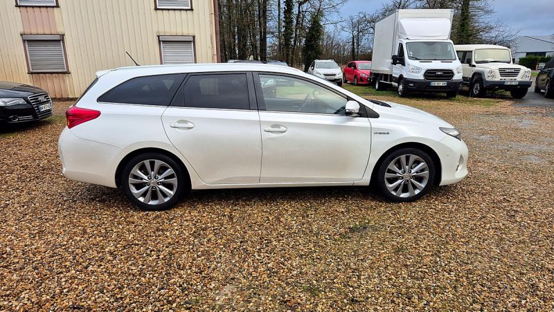 TOYOTA AURIS 2013