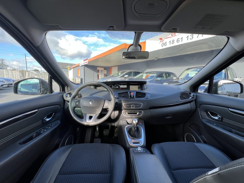 RENAULT SCENIC III 2011