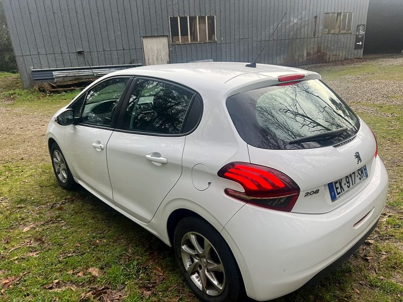 PEUGEOT 208 2017