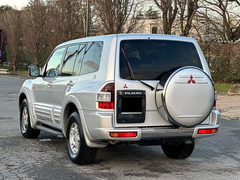 MITSUBISHI PAJERO 2002