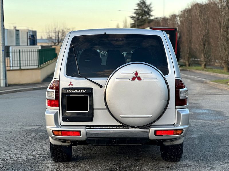 MITSUBISHI PAJERO 2002