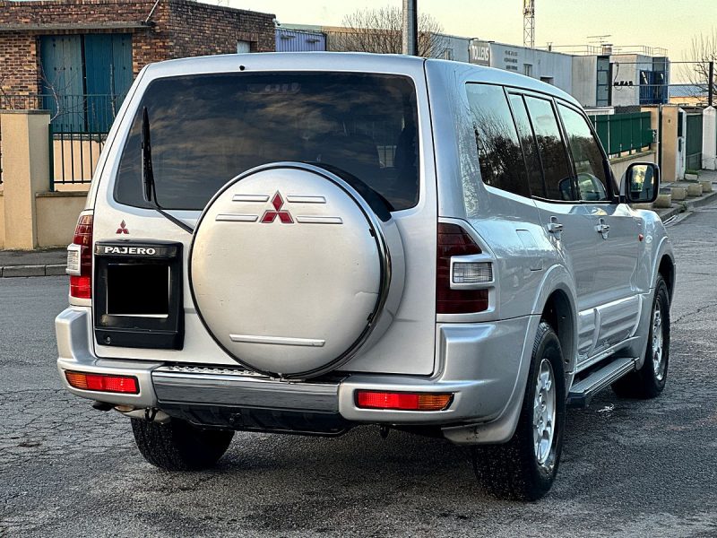 MITSUBISHI PAJERO 2002