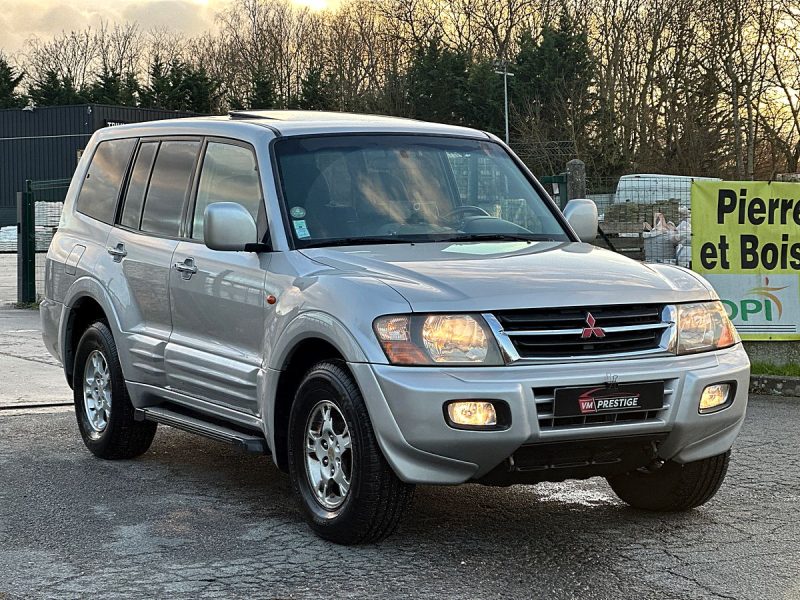 MITSUBISHI PAJERO 2002