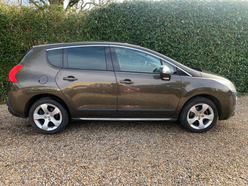 PEUGEOT 3008 2010 2.0 HDi (150Ch)