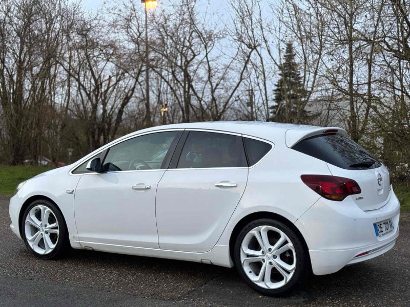 OPEL ASTRA J  2012