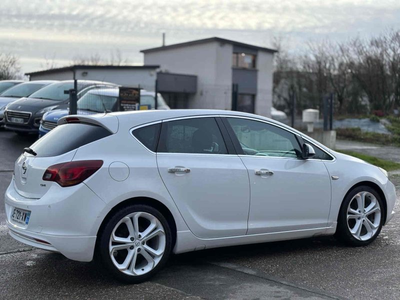 OPEL ASTRA J  2012