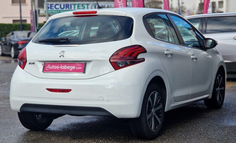 PEUGEOT 208 2020