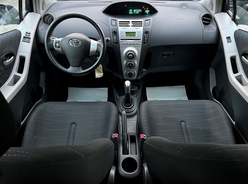 TOYOTA YARIS II 1.3 VVT-i 87 Cv PREMIERE MAIN / 5 PORTES CLIMATISATION BLUETOOTH - GARANTIE 1 AN