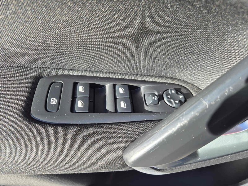 PEUGEOT 308 2016