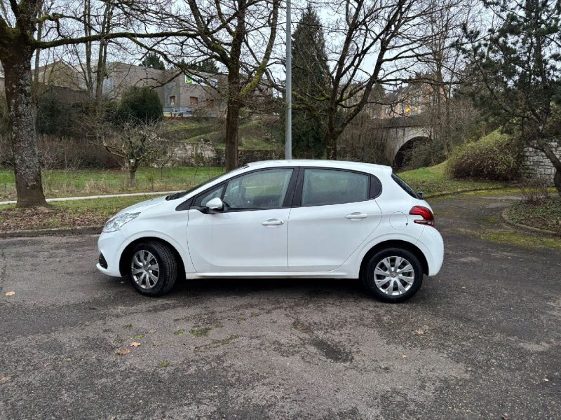 PEUGEOT 208 2019