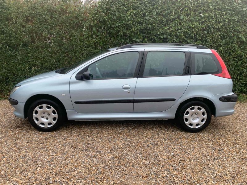 PEUGEOT 206 2004 1.4 (75Ch)