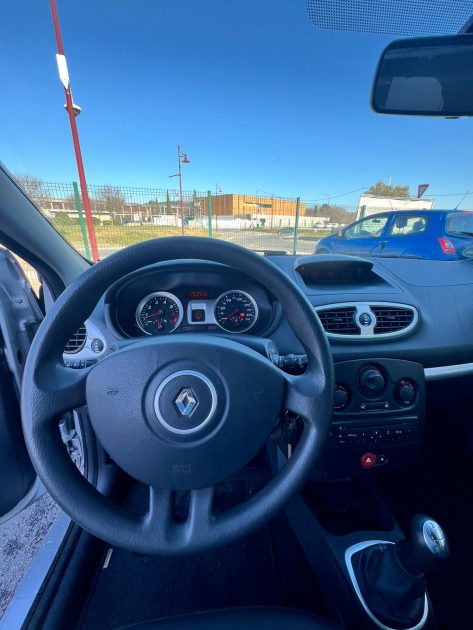 RENAULT  CLIO 2011 1.2 LEV 75 CV  Dynamique / Distribution Neuve / CT OK / Révisée 