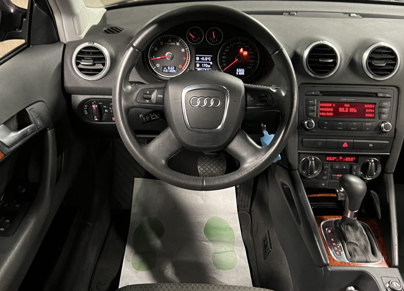 AUDI A3 II PHASE 2 SPORTBACK 1.6 100 Cv BOITE AUTOMATIQUE 56 700 Kms ORIGINE FRANCE - GARANTIE 1 AN