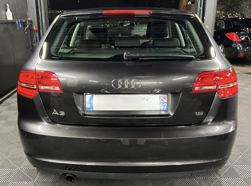 AUDI A3 II PHASE 2 SPORTBACK 1.6 100 Cv BOITE AUTOMATIQUE 56 700 Kms ORIGINE FRANCE - GARANTIE 1 AN