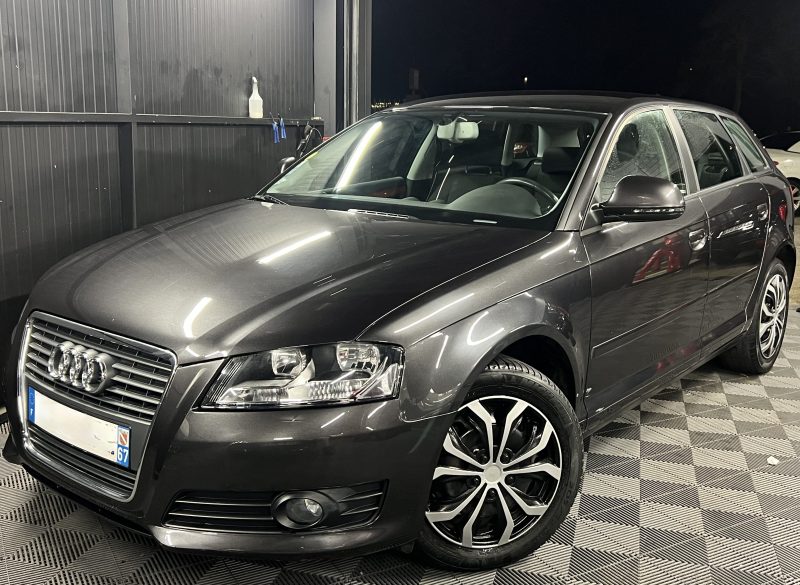 AUDI A3 II PHASE 2 SPORTBACK 1.6 100 Cv BOITE AUTOMATIQUE 56 700 Kms ORIGINE FRANCE - GARANTIE 1 AN