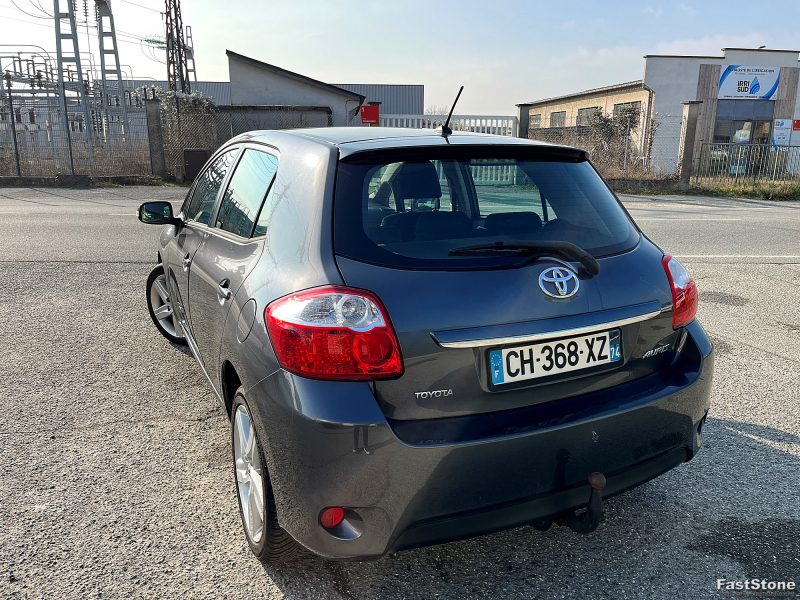 TOYOTA AURIS 2012