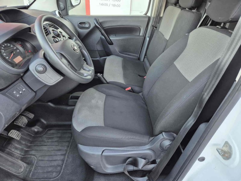 NISSAN NV250 2020