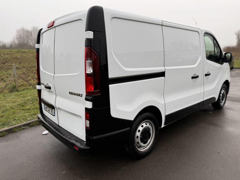 RENAULT TRAFIC 2021