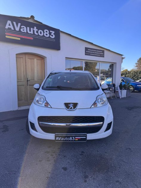 PEUGEOT 107  1.0 VVTi 68CV / Moteur à chaine / Révisée CT OK Révisée