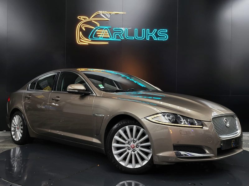 JAGUAR XF 2.0 Ti 240cv Luxe Boîte Auto / FAIBLE KILOMETRAGE