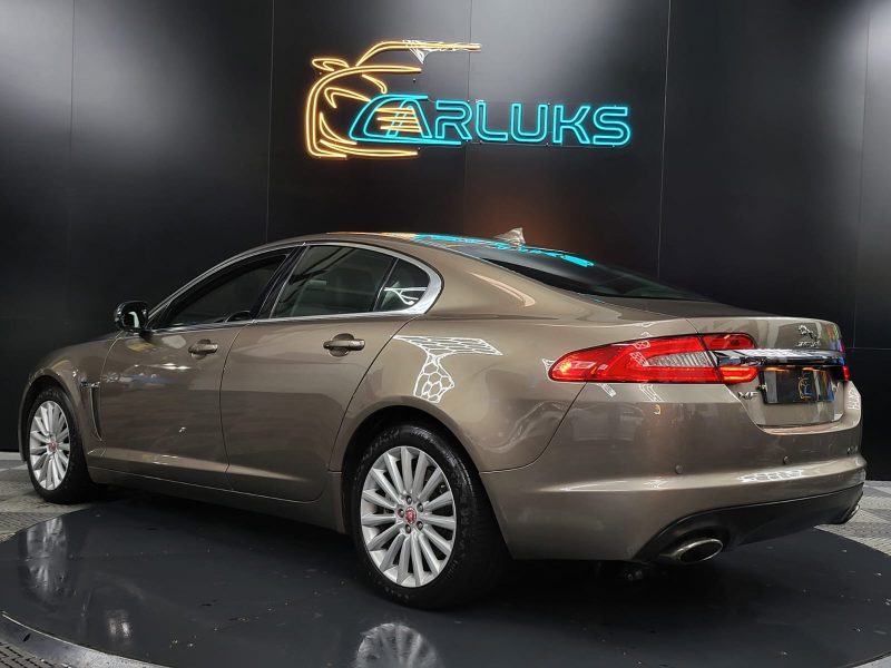 JAGUAR XF 2.0 Ti 240cv Luxe Boîte Auto / FAIBLE KILOMETRAGE