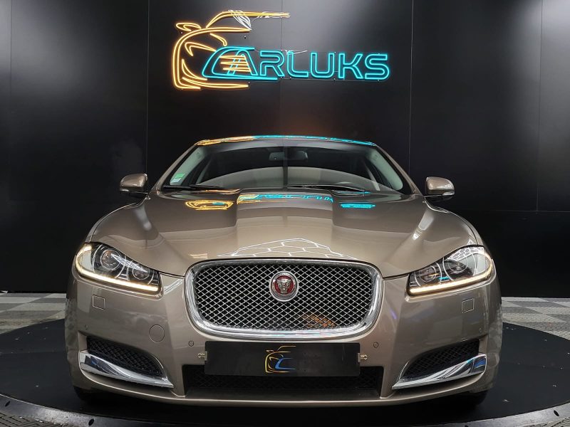 JAGUAR XF 2.0 Ti 240cv Luxe Boîte Auto / FAIBLE KILOMETRAGE