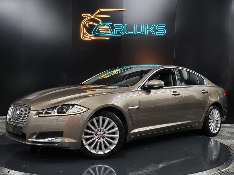 JAGUAR XF 2.0 Ti 240cv Luxe Boîte Auto / FAIBLE KILOMETRAGE