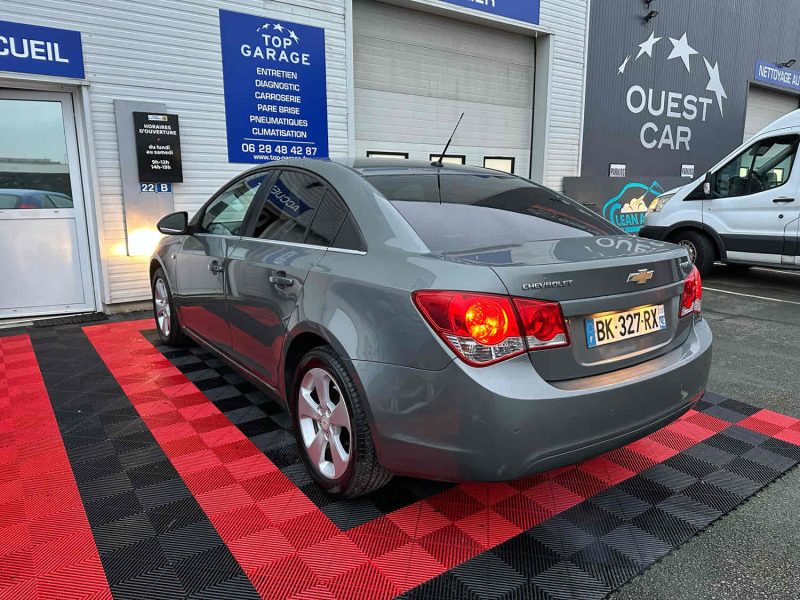 CHEVROLET CRUZE (J300) 2011