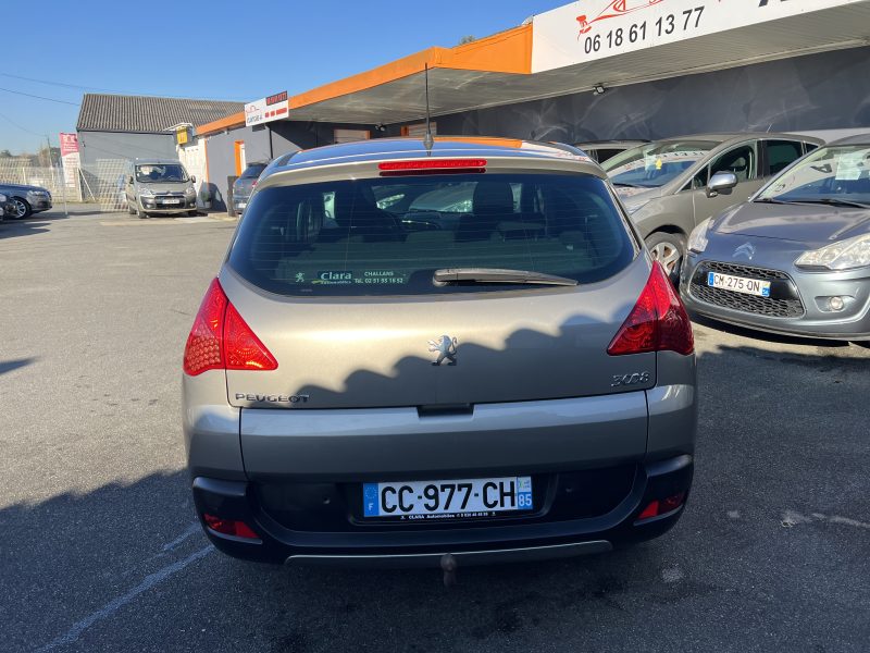 PEUGEOT 3008 2012