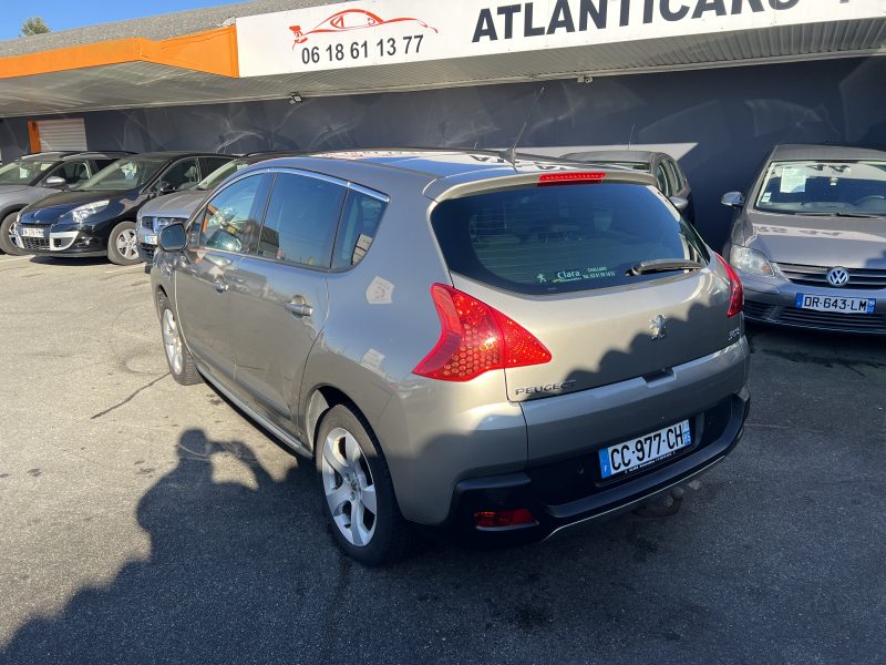 PEUGEOT 3008 2012