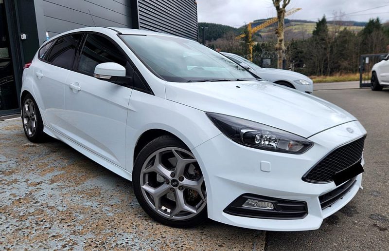 FORD FOCUS 2.0 ECOBOOST 250 ST 5P*GPS*XENON*SYNC*