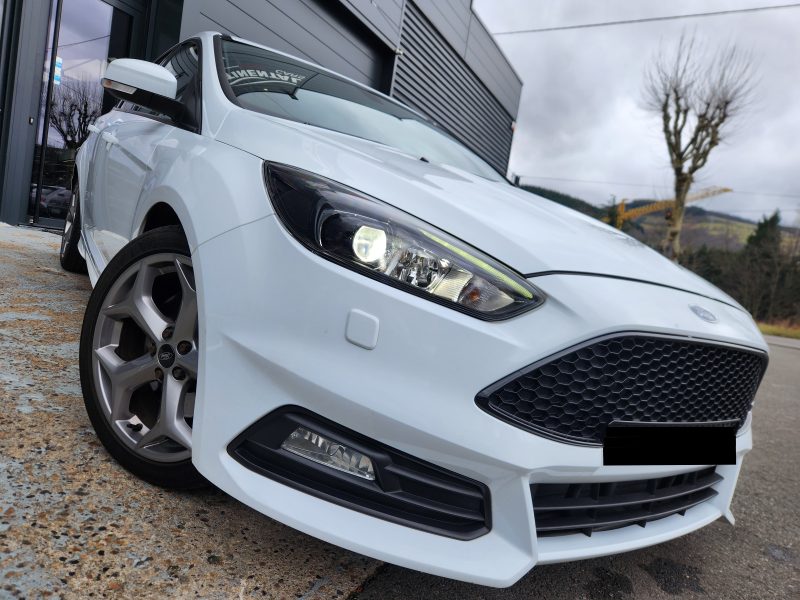 FORD FOCUS 2.0 ECOBOOST 250 ST 5P*GPS*XENON*SYNC*