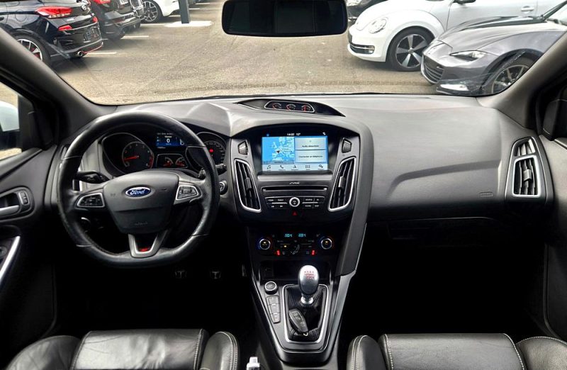 FORD FOCUS 2.0 ECOBOOST 250 ST 5P*GPS*XENON*SYNC*