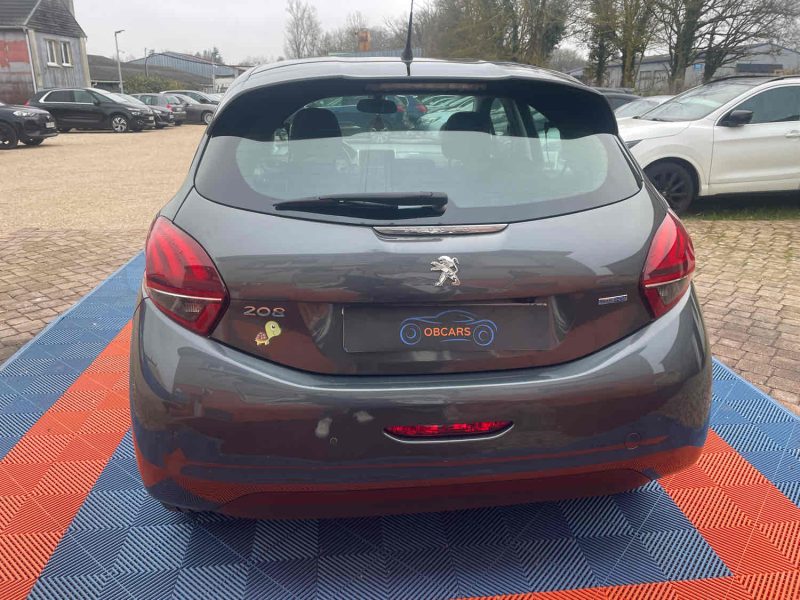 PEUGEOT 208 1.6 HDi (75Cv)