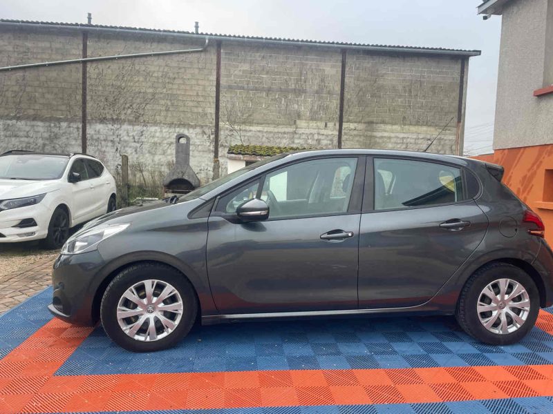 PEUGEOT 208 1.6 HDi (75Cv)