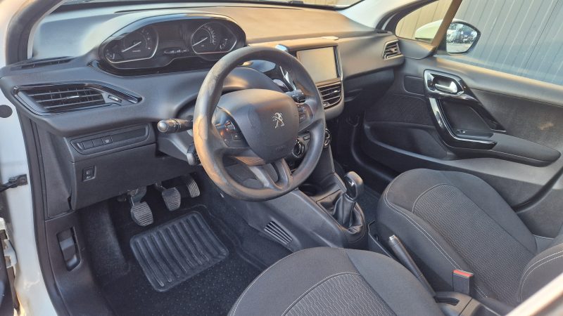 PEUGEOT 208 2019