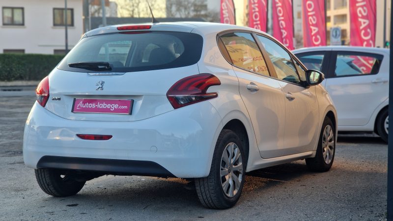 PEUGEOT 208 2019