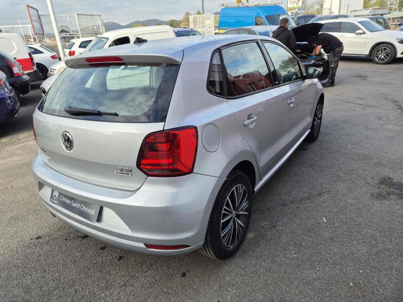 VOLKSWAGEN POLO 2016