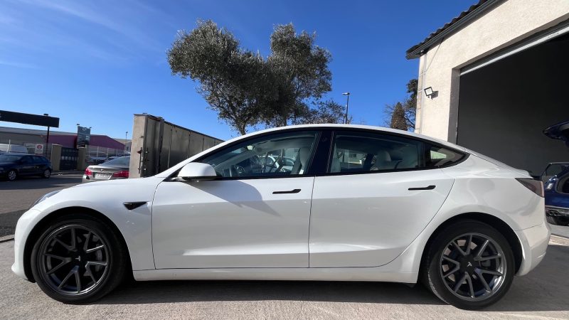 TESLA MODEL 3 2022