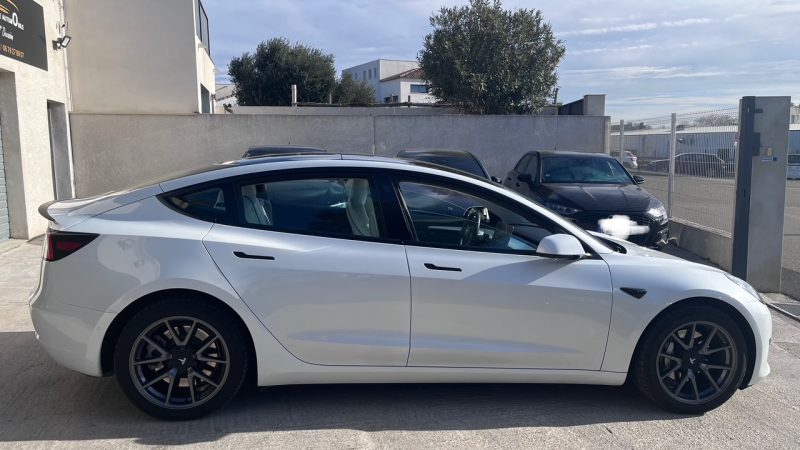 TESLA MODEL 3 2022