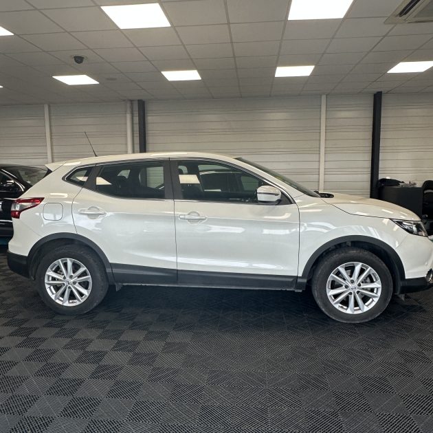 NISSAN QASHQAI II 1.5 dCi 110 cv CONNECT SAFETY SHIELD Garantie 12 mois