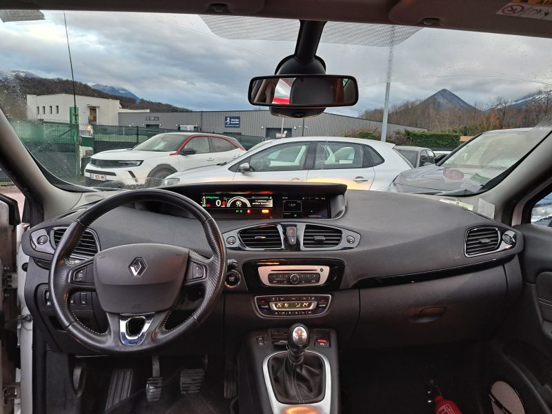 RENAULT MEGANE SCENIC 2015