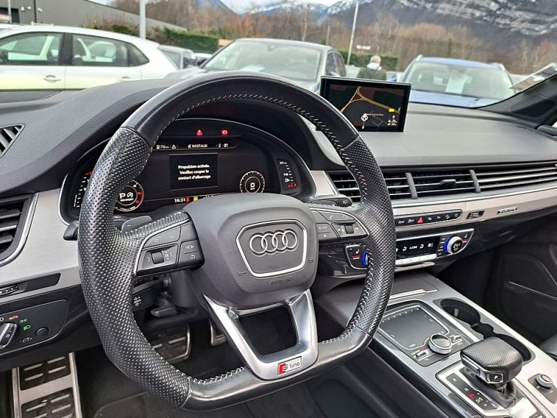 AUDI Q7 2019