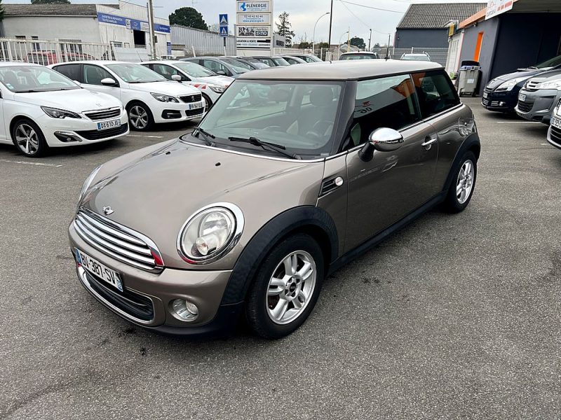 MINI COOPER ONE 2011