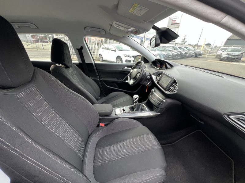 PEUGEOT 308 2015